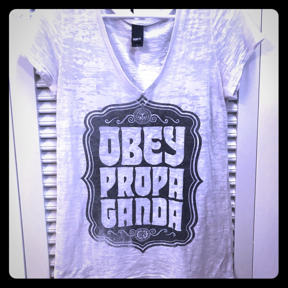 OBEY T-shirt